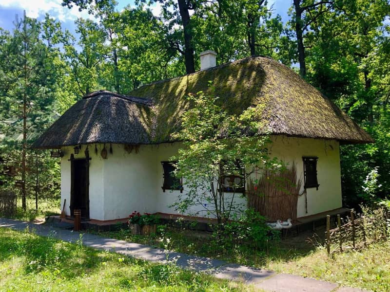 Загородный комплекс Лісотель