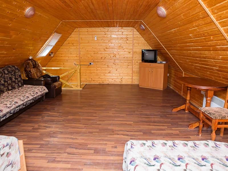 2-комнатный домик на 6 спальных мест (2 этажа)
