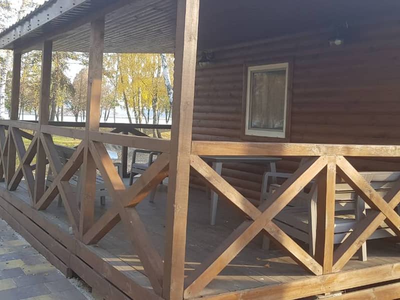Домик у ресторана